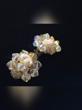 Vintage Crystal and Pearl Cluster Clip On Earrings - Gold Tone